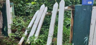 To fix the fence of Major Osmar R. Simmons Museum.